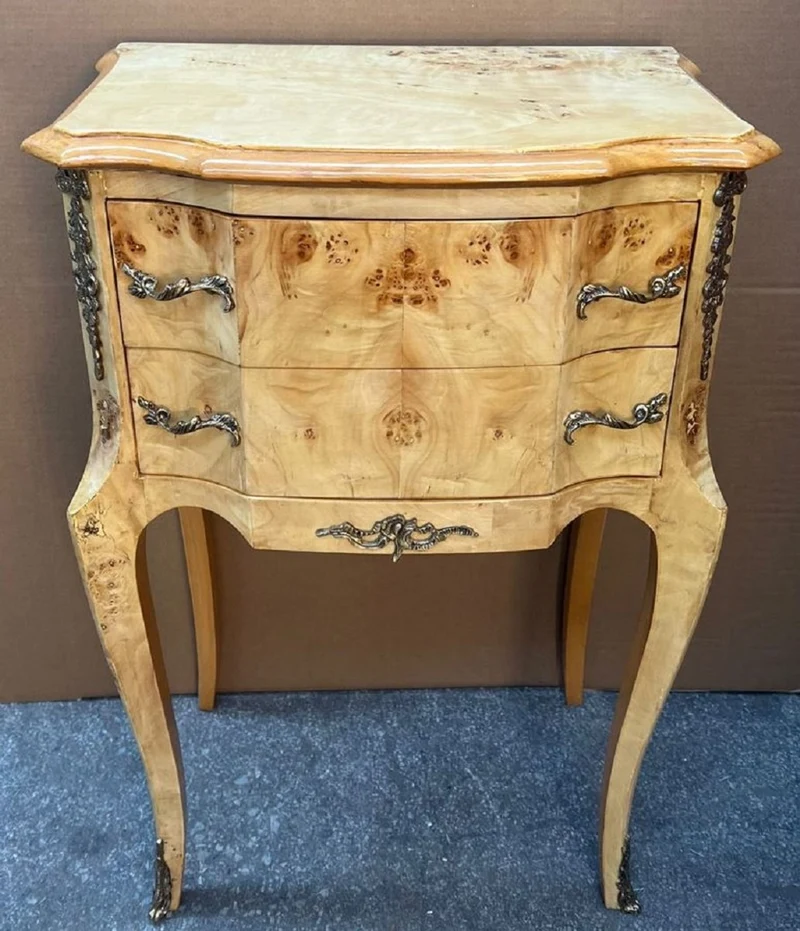 Casa Padrino Barock Kommode Vogelaugen Ahorn - Handgefertigte Massivholz Nachtkommode im Barockstil - Antik Stil Nachttisch - Beistelltisch mit 2 Schubladen - Handgefertigte Barock Möbel