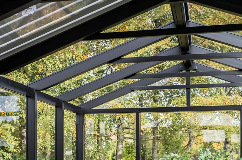 Casa Padrino Luxus Gartenhaus Schwarz / Grau 400 x 300 x H. 276,2 cm - Massivholz Garten Haus mit Glasfenstern und Glastüren - Gewächshaus - Luxus Gartenhäuser - Luxus Gewächshäuser