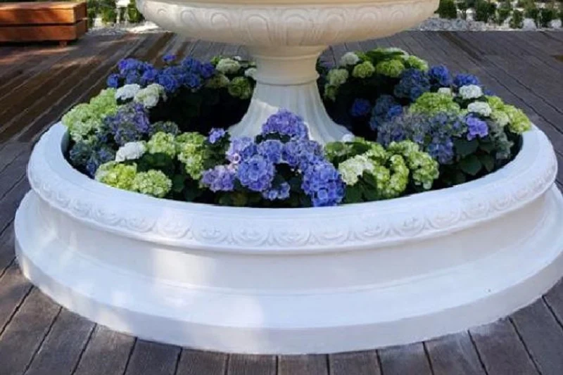 Casa Padrino Barock Springbrunnen Umrandung Weiß Ø 240 x H. 38 cm - Prunkvolle Gartenbrunnen Umrandung - Barockstil Brunnen Umrandung - Gartendeko im Barockstil - Barock Garten Accessoires