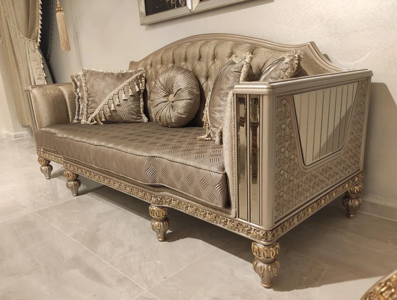 Casa Padrino Luxus Barock Wohnzimmer Set Gold / Grau / Gold - 2 Barock Sofas & 2 Barock Sessel & 1 Barock Couchtisch - Luxus Wohnzimmer Möbel im Barockstil - Barock Möbel - Edel & Prunkvoll