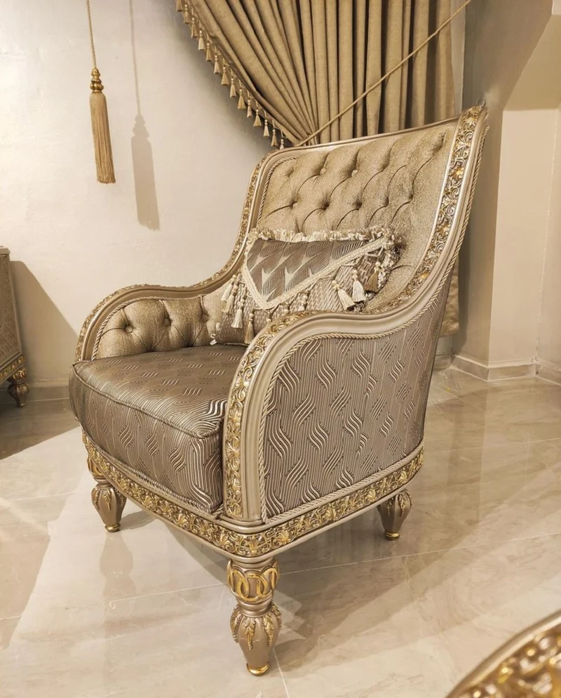 Casa Padrino Luxus Barock Wohnzimmer Set Gold / Grau / Gold - 2 Barock Sofas & 2 Barock Sessel & 1 Barock Couchtisch - Luxus Wohnzimmer Möbel im Barockstil - Barock Möbel - Edel & Prunkvoll