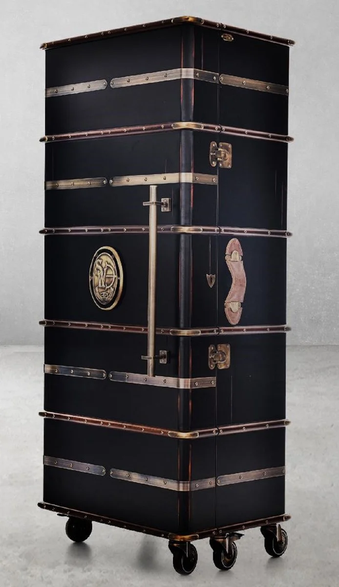 Casa Padrino Luxus Barschrank mit Rollen Antik Schwarz 73,5 x 54 x H. 173,5 cm - Kofferschrank im Retro Look - Retro Stil Weinschrank - Bar Möbel - Luxus Möbel