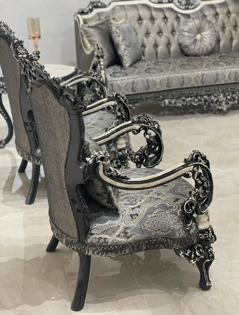 Casa Padrino Luxus Barock Sessel Silber / Weiß / Schwarz / Gold - Prunkvoller Wohnzimmer Sessel - Barockstil Wohnzimmer Möbel - Luxus Möbel im Barockstil - Barock Möbel - Barock Einrichtung
