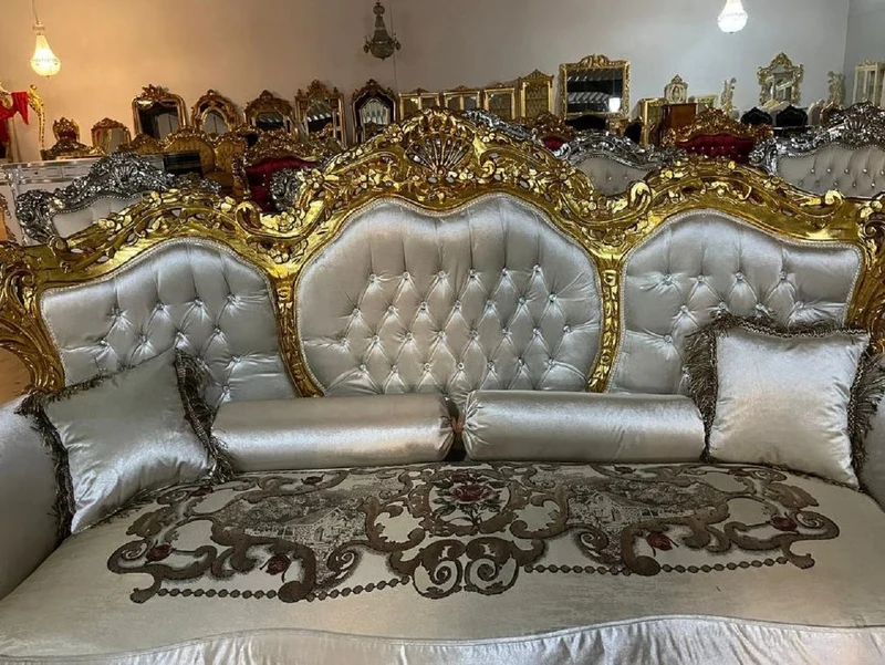 Casa Padrino Barock Wohnzimmer Set Silber Muster / Gold - 1 Barock Sofa & 2 Barock Sessel - Wohnzimmer Möbel im Barockstil