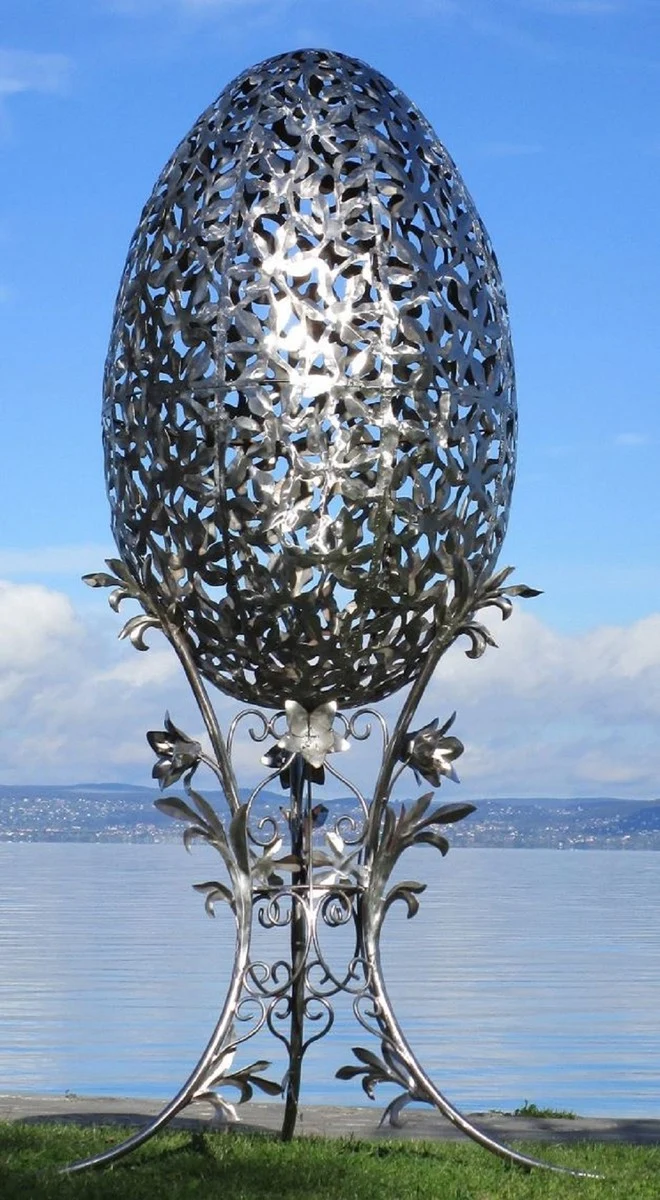 Casa Padrino Luxus Barock XXL Edelstahl Garten Skulptur Ei Silber 107 x 95 x H. 200 cm - Riesige XXL Garten Deko - Luxus Outdoor Deko - Luxus Garten Deko Accessoires