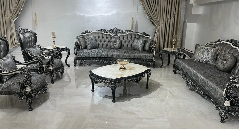 Casa Padrino Luxus Barock Wohnzimmer Set Silber / Weiß / Schwarz / Gold - 2 Barock Sofas & 2 Barock Sessel & 1 Barock Couchtisch - Luxus Wohnzimmer Möbel im Barockstil - Barock Möbel