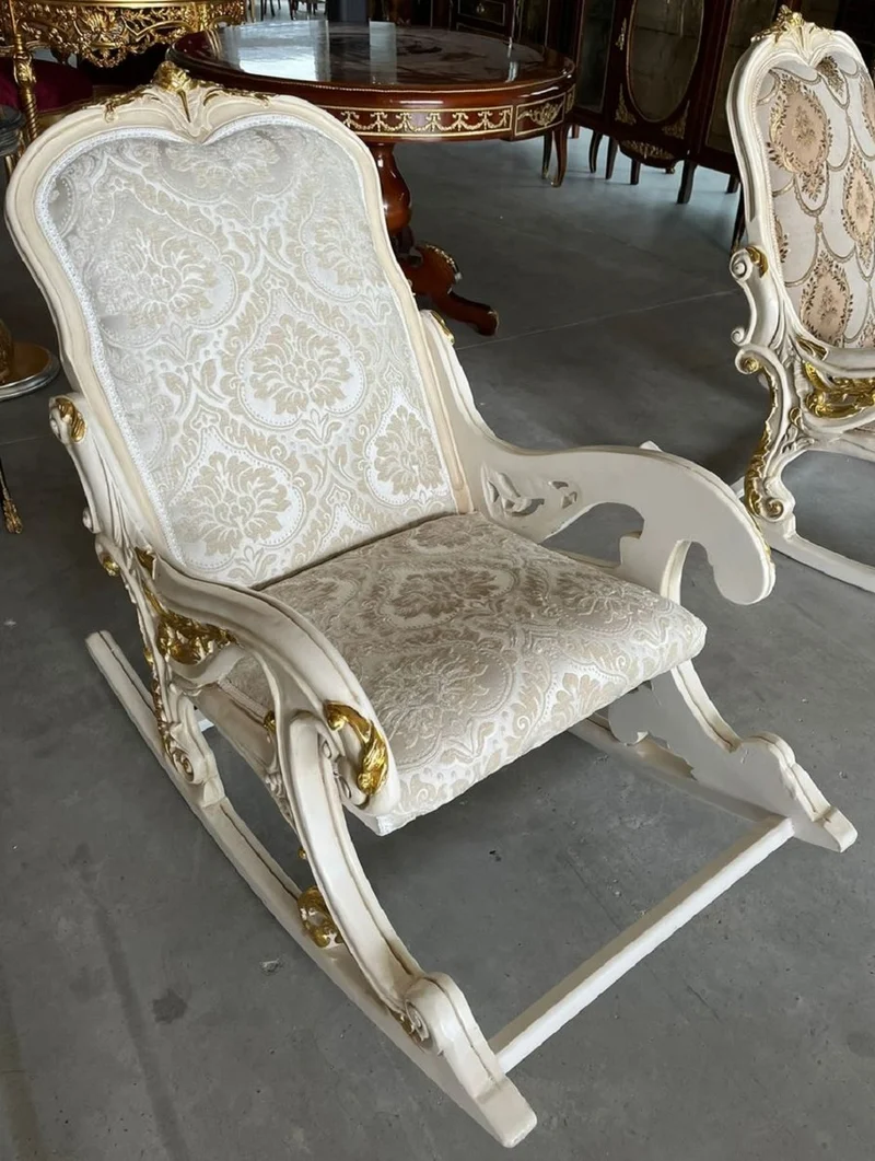 Casa Padrino Barock Schaukelsessel Silber / Beige / Creme / Weiß / Gold - Handgefertigter Schaukelstuhl mit Armlehnen und Fußstütze - Barock Möbel - Wohnzimmer Möbel im Barockstil