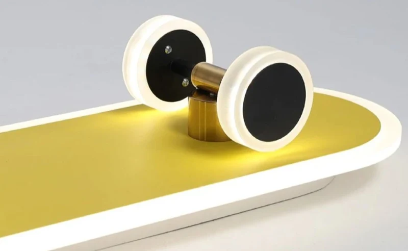 Casa Padrino Luxus Deckenleuchte in Skateboard Form Gold 60 x 20 cm - LED Skateboard Deckenlampe - Luxus Deckenleuchten - Skateboard Deckenleuchten - Luxus Interior