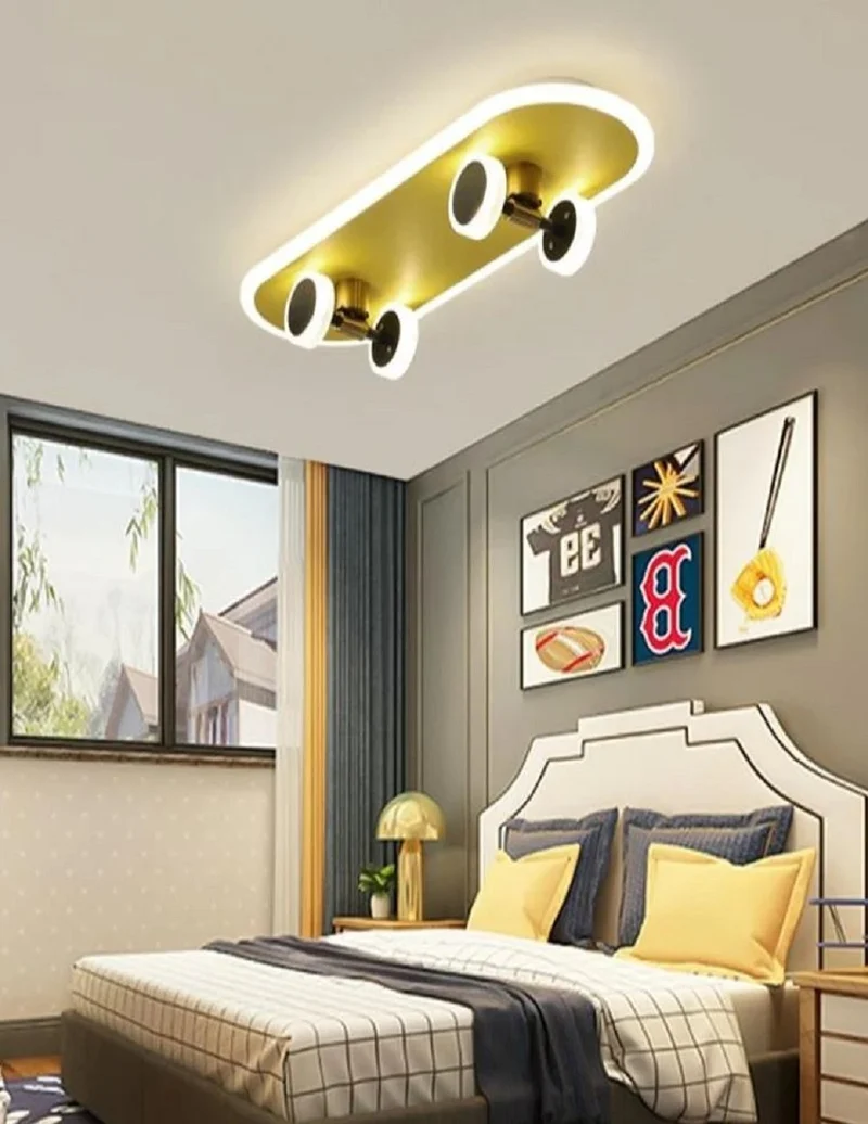 Casa Padrino Luxus Deckenleuchte in Skateboard Form Gold 60 x 20 cm - LED Skateboard Deckenlampe - Luxus Deckenleuchten - Skateboard Deckenleuchten - Luxus Interior