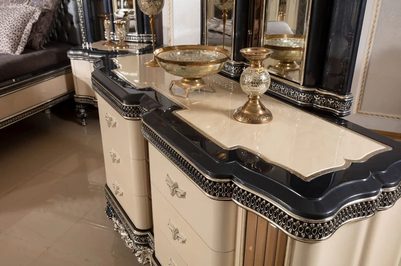 Casa Padrino Luxus Barock Kommode mit Spiegel Beige / Schwarz / Gold - Barockstil Schlafzimmer Kommode mit Spiegel - Luxus Schlafzimmer Möbel im Barockstil - Barock Möbel - Edel & Prunkvoll