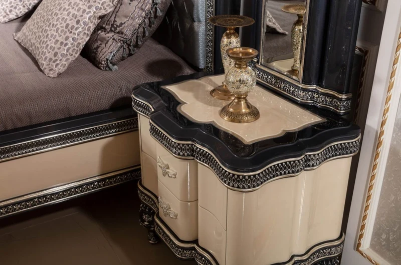 Casa Padrino Luxus Barock Nachtkommode Beige / Schwarz / Gold - Prunkvoller Barockstil Nachttisch mit 2 Schubladen - Luxus Schlafzimmer Möbel im Barockstil - Barock Möbel - Barock Interior