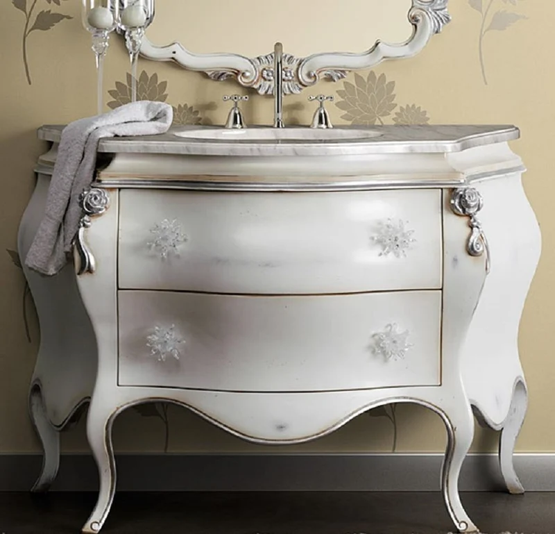 Casa Padrino Luxus Barock Waschtisch Weiß / Silber - Prunkvolle Waschbecken Kommode mit 2 Schubladen - Luxus Badezimmer Möbel im Barockstil - Barock Möbel - Luxus Qualität - Made in Italy