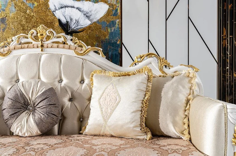 Casa Padrino Luxus Barock Sofa Gold / Silber / Braun / Weiß / Gold - Prunkvolles Wohnzimmer Sofa mit Glitzersteinen - Barockstil Wohnzimmer Möbel - Luxus Möbel im Barockstil - Barock Einrichtung