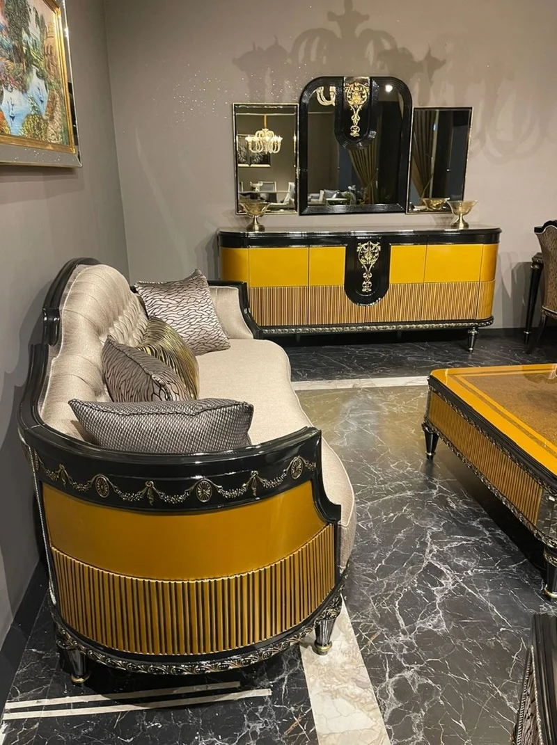Casa Padrino Luxus Barock Sofa Gold / Schwarz / Gold - Prunkvolles Wohnzimmer Sofa - Barockstil Wohnzimmer Möbel - Luxus Möbel im Barockstil - Barock Einrichtung - Edel & Prunkvoll