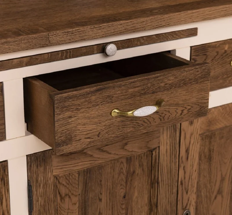 Casa Padrino Landhausstil Esszimmerschrank Creme / Dunkelbraun 137 x 50 x H. 197 cm - Massivholz Küchenschrank - Esszimmer Möbel im Landhausstil - Landhausstil Esszimmer Einrichtung