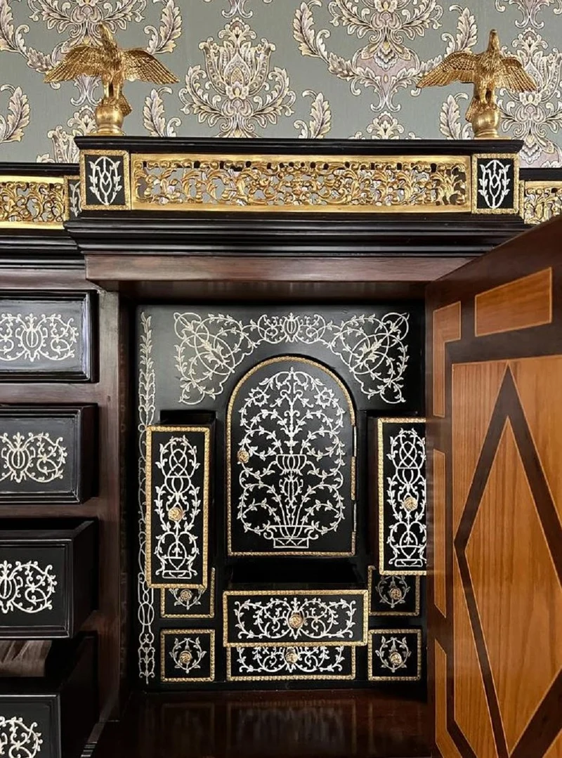 Casa Padrino Luxus Barock Sekretär Schwarz / Braun / Gold - Handgefertigter Antik Stil Massivholz Sekretär mit Türen und Schubladen - Barock Büromöbel - Barock Möbel - Edel & Prunkvoll