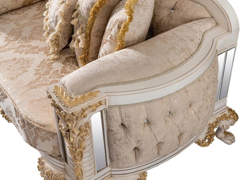 Casa Padrino Luxus Barock Wohnzimmer Set Beige / Weiß / Gold - 2 Barock Sofas & 2 Barock Sessel & 1 Barock Couchtisch - Luxus Wohnzimmer Möbel im Barockstil - Barock Möbel - Edel & Prunkvoll