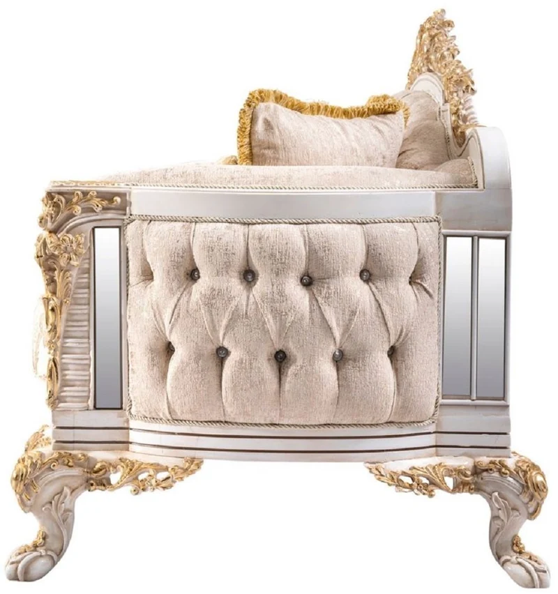 Casa Padrino Luxus Barock Wohnzimmer Set Beige / Weiß / Gold - 2 Barock Sofas & 2 Barock Sessel & 1 Barock Couchtisch - Luxus Wohnzimmer Möbel im Barockstil - Barock Möbel - Edel & Prunkvoll