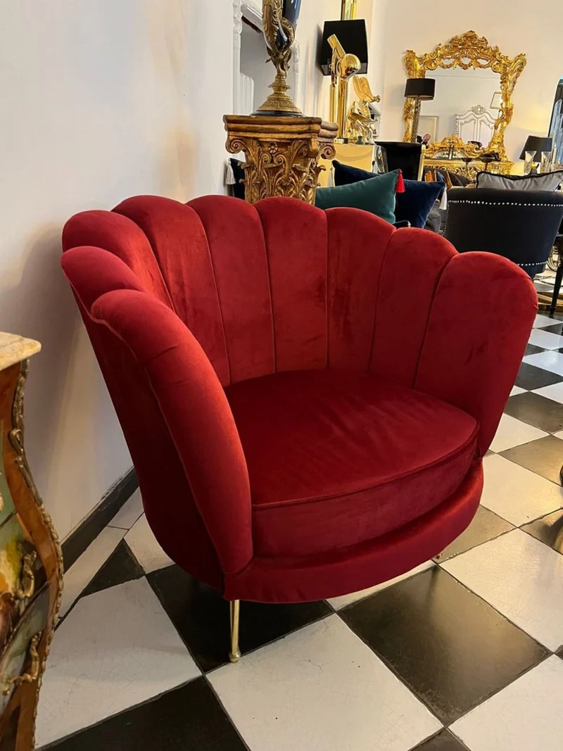 Casa Padrino Luxus Designer Sessel Rot / Gold 96 x 80 x H.81 cm - Wohnzimmer Sessel - Hotel Sessel - Wohnzimmer Möbel - Luxus Möbel - Wohnzimmer Einrichtung - Luxus Einrichtung - Möbel Luxus