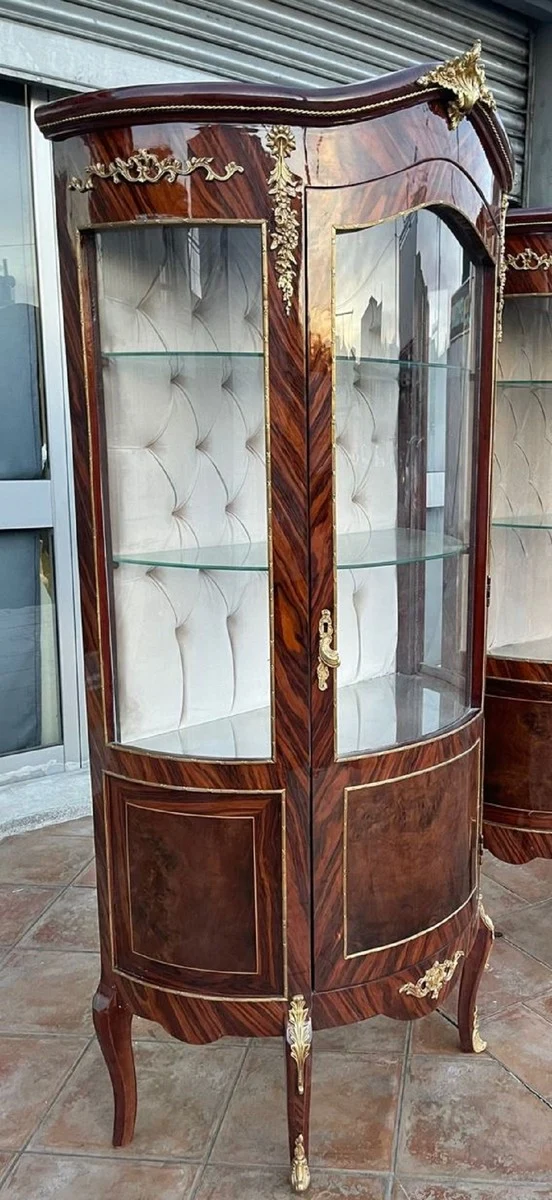 Casa Padrino Barock Vitrine Braun / Gold - Handgefertigter Massivholz Antik Stil Vitrinenschrank mit Glastür - Antik Stil Möbel - Barock Möbel - Wohnzimmer Möbel im Barockstil - Edel & Prunkvoll