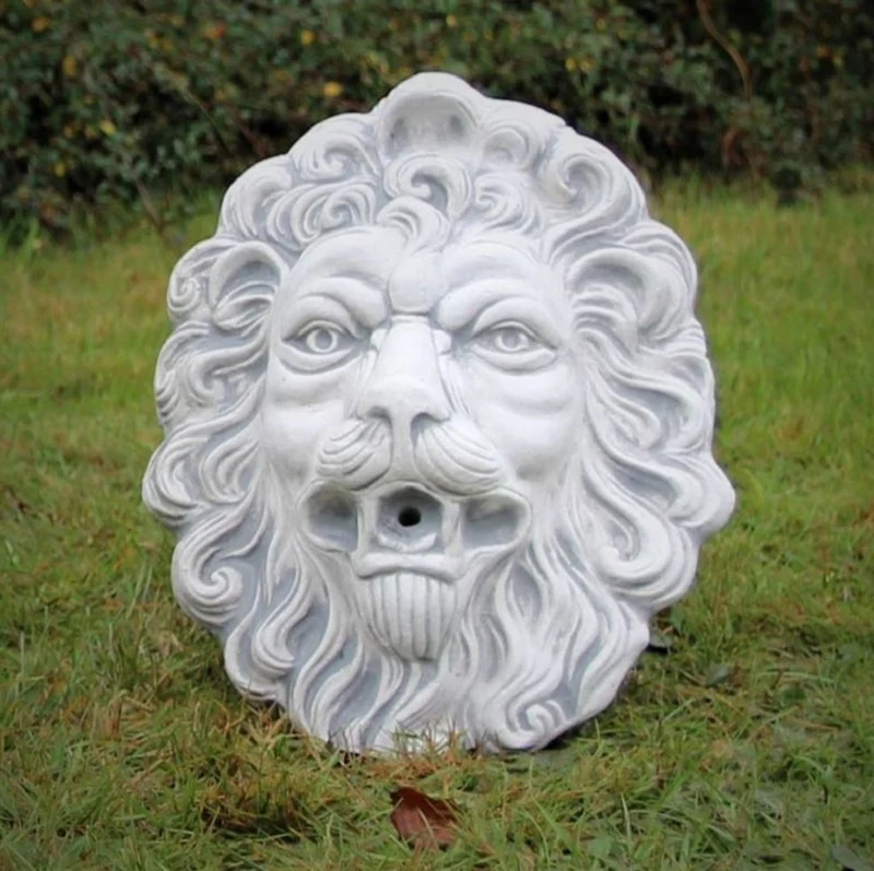 Casa Padrino Barock Wasserspeier Wandrelief Löwe 30 x 17 x H. 43 cm - Löwenkopf Stein Wasserspeier Garten Wanddeko Relief - Barock & Jugendstil Garten Deko Accessoires