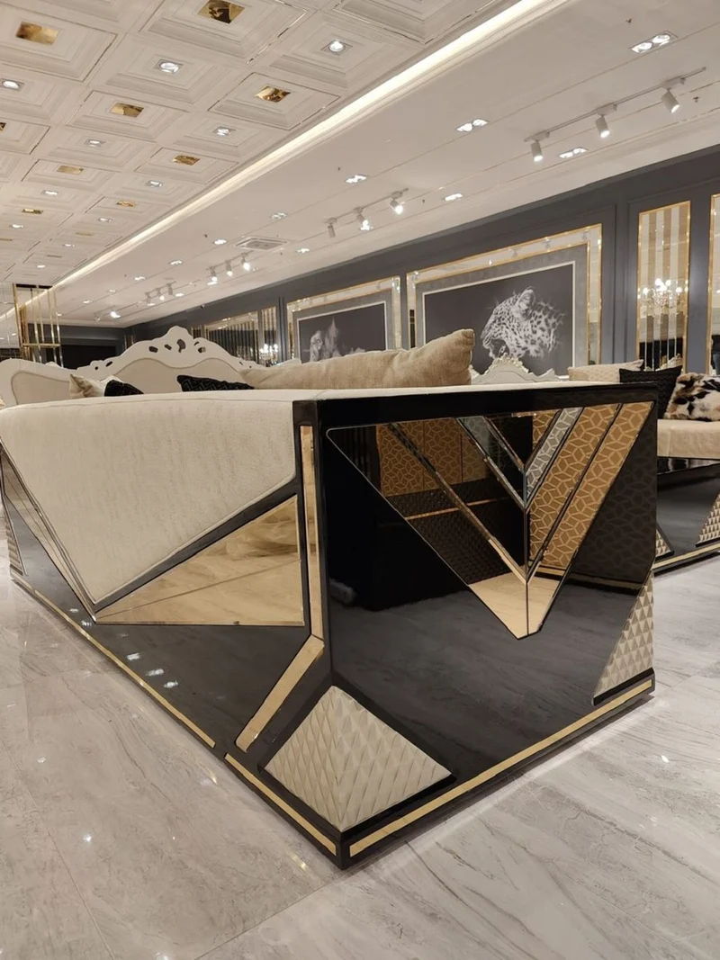 Casa Padrino Luxus Wohnzimmer Set Gold / Schwarz - 2 Luxus Sofas & 2 Luxus Sessel & 1 Luxus Couchtisch - Wohnzimmer Möbel - Luxus Möbel - Luxus Einrichtung - Wohnzimmer Einrichtung