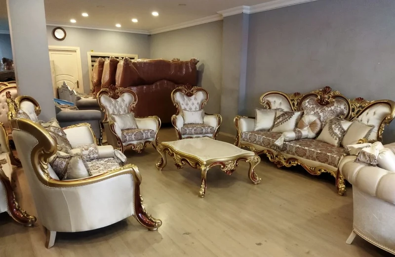 Casa Padrino Luxus Barock Couchtisch Weiß / Beige / Gold / Braun - Prunkvoller Wohnzimmertisch im Barockstil - Luxus Wohnzimmer Möbel im Barockstil - Barock Möbel - Barock Wohnzimmer Einrichtung