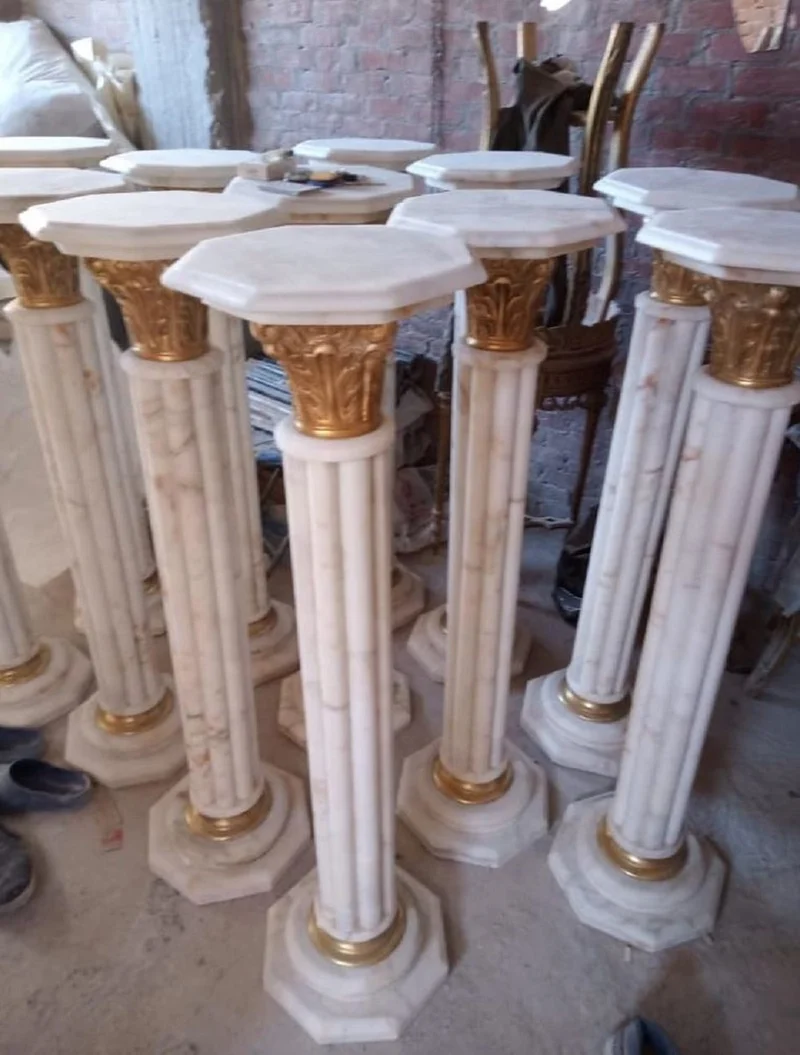 Casa Padrino Barock Säule Weiß / Gold H. 113 cm - Prunkvolle Marmor Säule im Barockstil - Barock Deko Accessoires