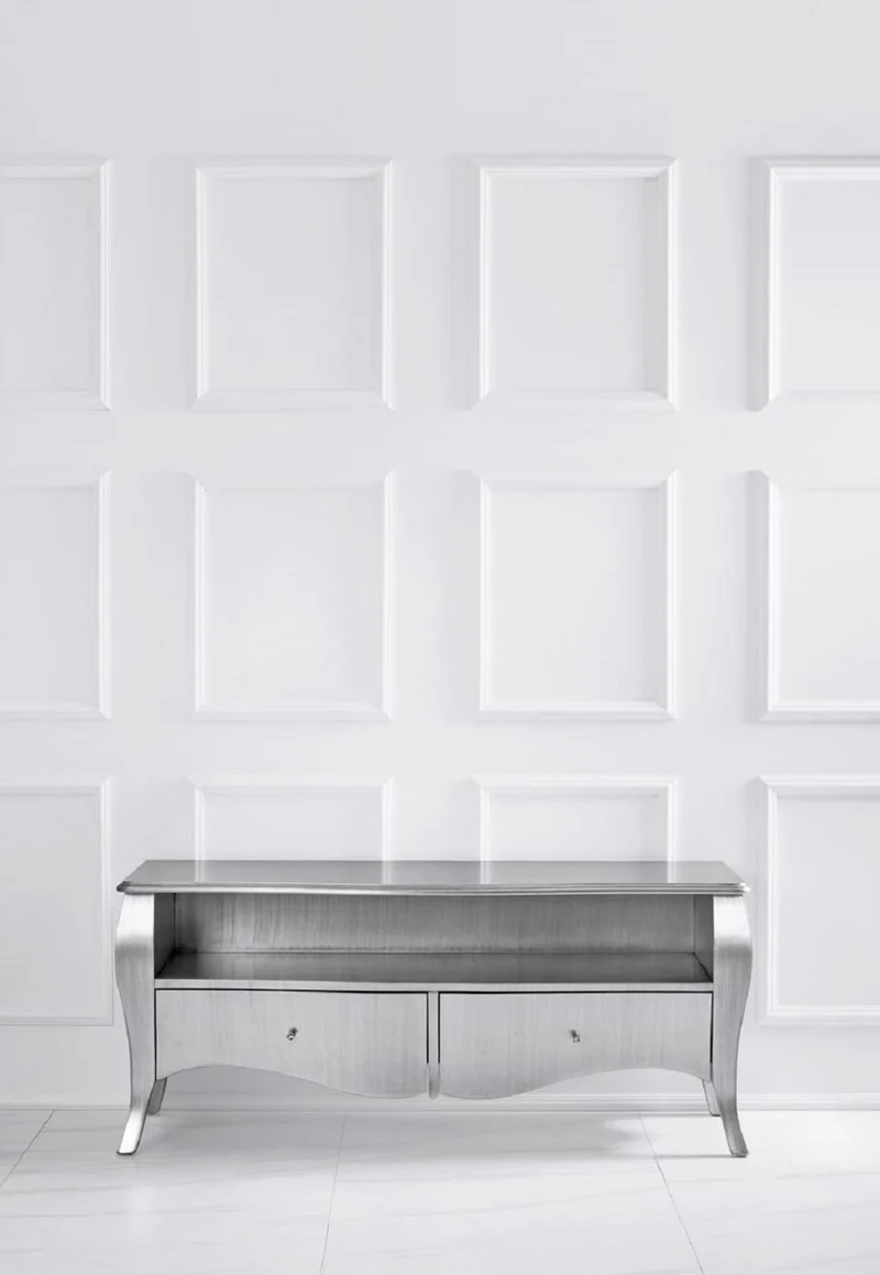 Casa Padrino Luxus Barock TV Schrank Silber - Handgefertigtes Massivholz Sideboard mit 2 Schubladen - Luxus Möbel im Barockstil - Barock Möbel - Barock Einrichtung - Edel & Prunkvoll