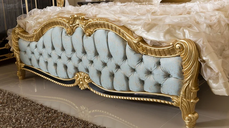 Casa Padrino Luxus Barock Schlafzimmer Set Hellblau / Schwarz / Gold - 1 Doppelbett mit Kopfteil & 2 Nachtkommoden - Schlafzimmer Möbel im Barockstil - Edel & Prunkvoll