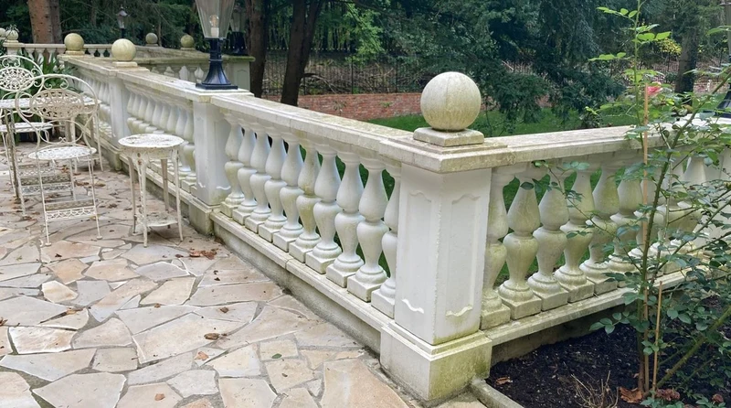 Casa Padrino Barock Balustrade Weiß 100 x 25 x H. 82 cm - Massives Barockstil Stein Geländer aus feinstem Beton - Garten & Terrassen Balustraden im Barockstil