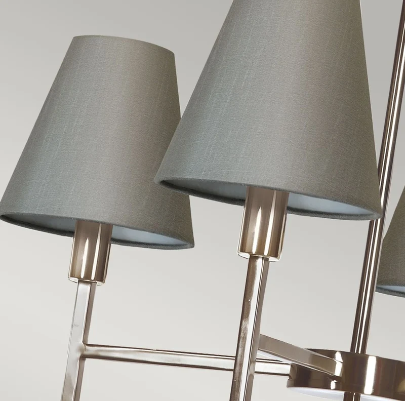 Casa Padrino Luxus Kronleuchter Silber / Grau Ø 61,8 x H. 44,5 cm - Runder Metall Kronleuchter mit Lampenschirmen - Wohnzimmer Kronleuchter - Luxus Leuchten - Luxus Möbel - Luxus Interior
