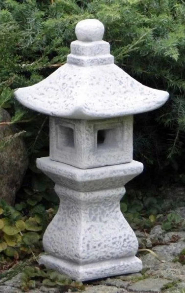 Casa Padrino Garten Leuchte im Japanischen Stil Pagode Weiß / Grau 17 x 17 x H. 37 cm - Kleine Garten & Terrassen Leuchte - Wetterbeständige Garten Laterne - Garten Terrassen Beleuchtung