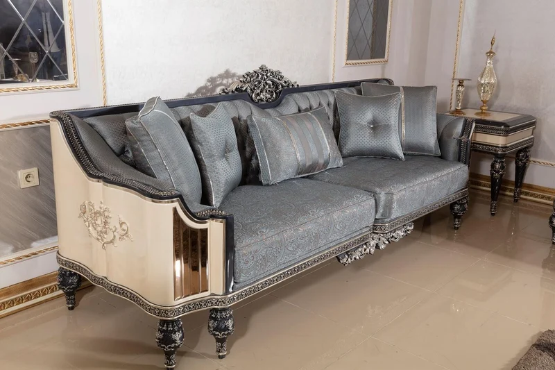 Casa Padrino Luxus Barock Wohnzimmer Set Hellblau / Beige / Schwarz / Gold - 2 Sofas & 2 Sessel & 1 Couchtisch & 2 Beistelltische - Handgefertigte Wohnzimmer Möbel im Barockstil - Edel & Prunkvoll