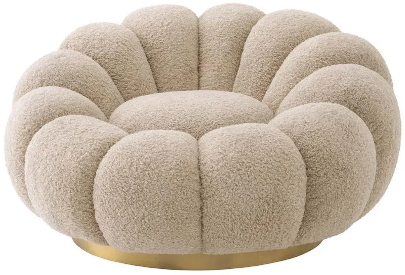 Casa Padrino Luxus Drehsessel Sandfarben / Messing 115 x 118 x H. 67 cm - Wohnzimmer Sessel - Lounge Sessel - Wohnzimmer Möbel - Luxus Möbel - Wohnzimmer Einrichtung - Luxus Einrichtung