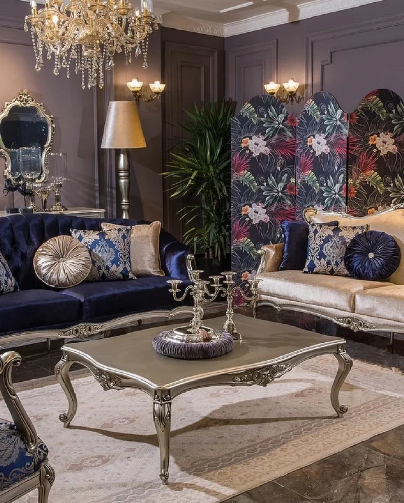 Casa Padrino Luxus Barock Wohnzimmer Set Blau / Rosa / Silber - 2 Barock Sofas & 2 Barock Sessel & 1 Barock Couchtisch - Wohnzimmer Möbel im Barockstil - Barock Möbel - Barock Einrichtung