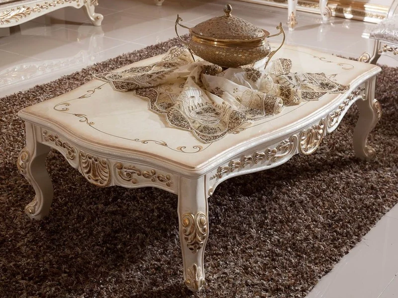 Casa Padrino Luxus Barock Couchtisch Weiß / Beige / Gold - Prunkvoller Massivholz Wohnzimmertisch im Barockstil - Barock Wohnzimmer Möbel - Edel & Prunkvoll