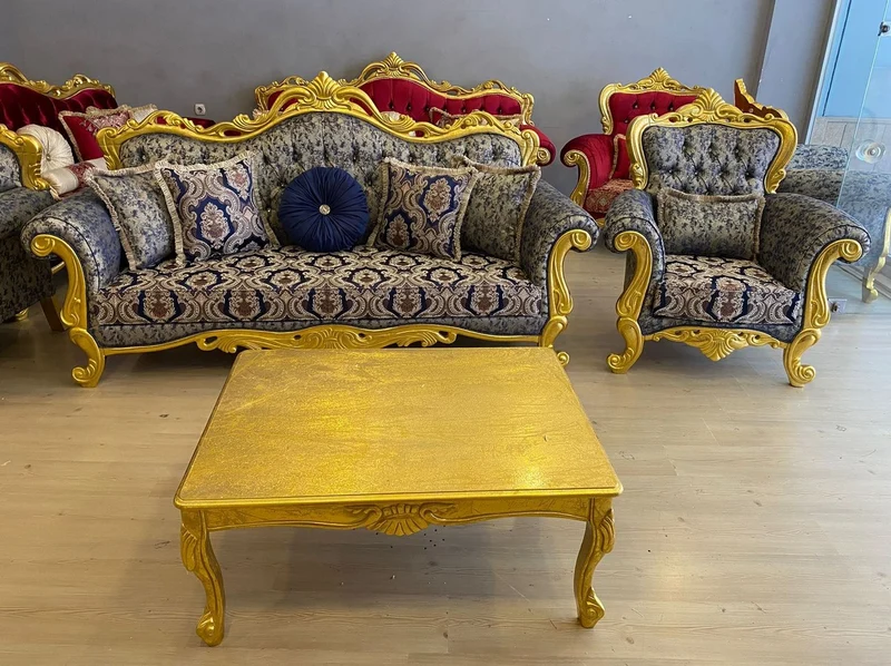Casa Padrino Luxus Barock Sofa Dunkelblau / Beige / Gold - Prunkvolles Wohnzimmer Sofa mit elegantem Muster und Glitzersteinen - Wohnzimmer Möbel - Barock Möbel - Edel & Prunkvoll