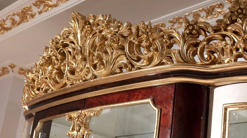 Casa Padrino Luxus Barock Vitrine Weiß / Braun / Gold - Prunkvoller Massivholz Vitrinenschrank mit 2 Glastüren - Barock Möbel - Edel & Prunkvoll