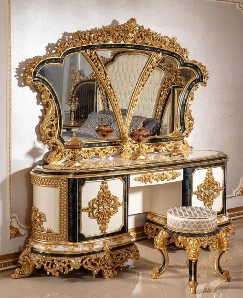 Casa Padrino Luxus Barock Schlafzimmer Set Weiß / Blau / Gold - 1 Barock Schminkkommode mit 5 Schubladen & 1 Barock Spiegel & 1 Barock Hocker - Barock Schlafzimmer Möbel - Edel & Prunkvoll