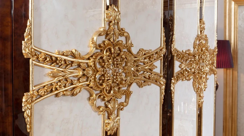 Casa Padrino Luxus Barock Schlafzimmerschrank Weiß / Braun / Gold - Prunkvoller Kleiderschrank im Barockstil - Barock Schlafzimmer & Hotel Möbel - Edel & Prunkvoll