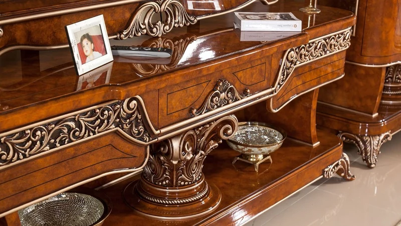 Casa Padrino Luxus Barock TV Schrank Braun / Bronzefarben - Prunkvolles Wohnzimmer Sideboard mit Rückwand - Barock Wohnzimmer Möbel - Edel & Prunkvoll