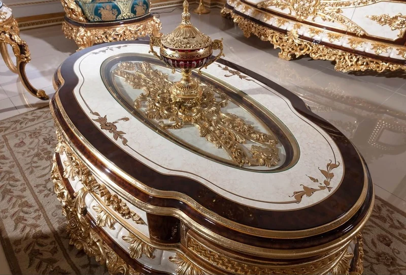 Casa Padrino Luxus Barock Couchtisch Weiß / Braun / Gold - Prunkvoller Massivholz Wohnzimmertisch mit Glasplatte - Barock Wohnzimmer Möbel - Edel & Prunkvoll