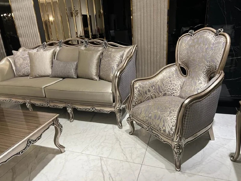 Casa Padrino Luxus Barock Sofa Gold / Lila / Gold - Handgefertigtes Wohnzimmer Sofa mit dekorativen Kissen - Wohnzimmer Möbel im Barockstil - Edel & Prunkvoll
