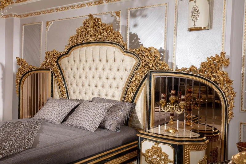 Casa Padrino Luxus Barock Schlafzimmer Set Gold / Weiß / Blau / Gold - 1 Doppelbett mit Kopfteil & 2 Nachtkommoden - Schlafzimmer Möbel im Barockstil - Edel & Prunkvoll