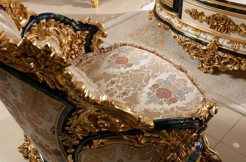 Casa Padrino Luxus Barock Sessel Gold / Mehrfarbig / Blau / Gold - Prunkvoller Wohnzimmer Sessel mit elegantem Muster - Barock Wohnzimmer Möbel - Edel & Prunkvoll