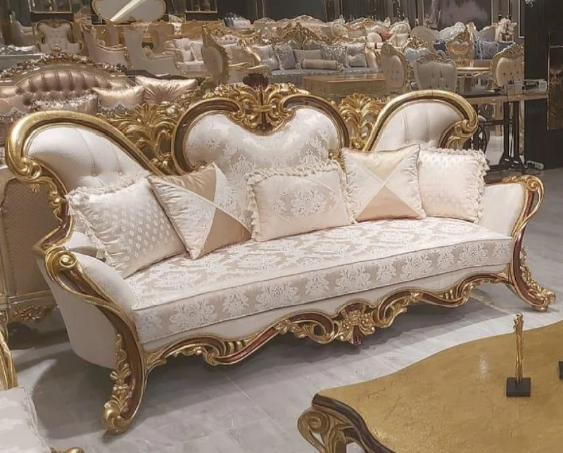 Casa Padrino Luxus Barock Sofa Cremefarben / Braun / Gold - Prunkvolles Wohnzimmer Sofa mit Muster - Barock Möbel - Edel & Prunkvoll