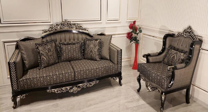 Casa Padrino Luxus Barock Sofa Grau / Schwarz / Gold - Prunkvolles Wohnzimmer Sofa mit elegantem Muster - Barock Möbel - Edel & Prunkvoll