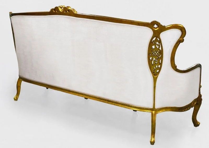 Casa Padrino Luxus Barock Sofa Weiß / Gold - Prunkvolles Wohnzimmer Sofa im Barockstil - Barock Wohnzimmer & Hotel Möbel - Edel & Prunkvoll