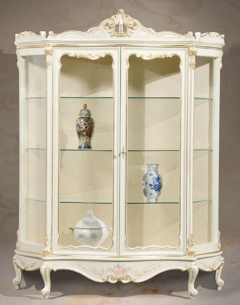 Casa Padrino Luxus Barock Vitrine Weiß / Cremefarben / Mehrfarbig / Gold - Handgefertigter Vitrinenschrank mit 2 Türen - Prunkvolle Barock Möbel - Luxus Qualität - Made in Italy